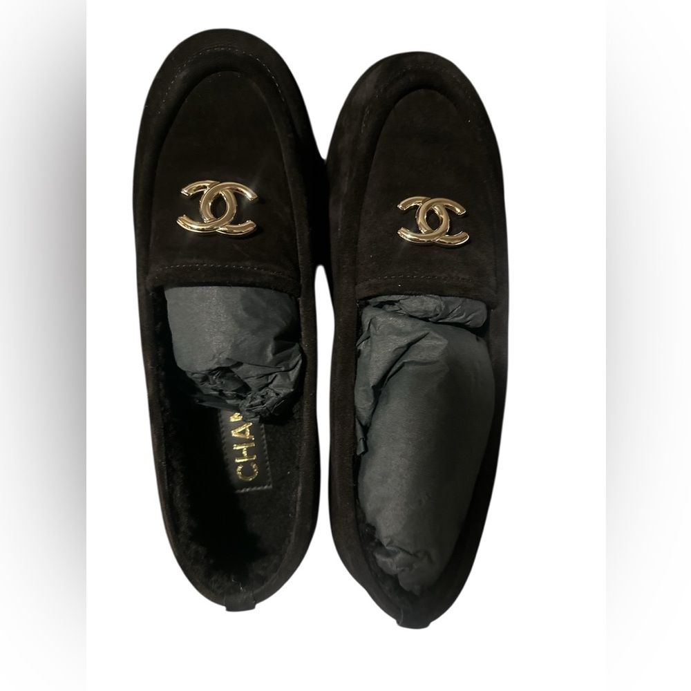 CHANEL Suede Calfskin CC Loafers 38
Black